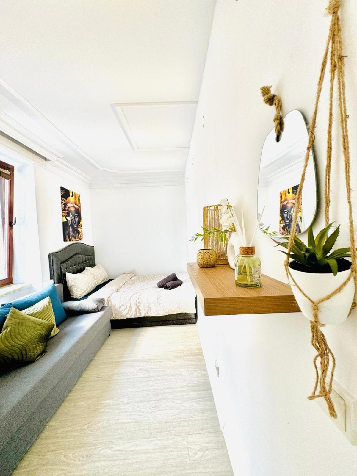 Very Spacious Apartment For Up To 7P With Great Location Wien Eksteriør bilde