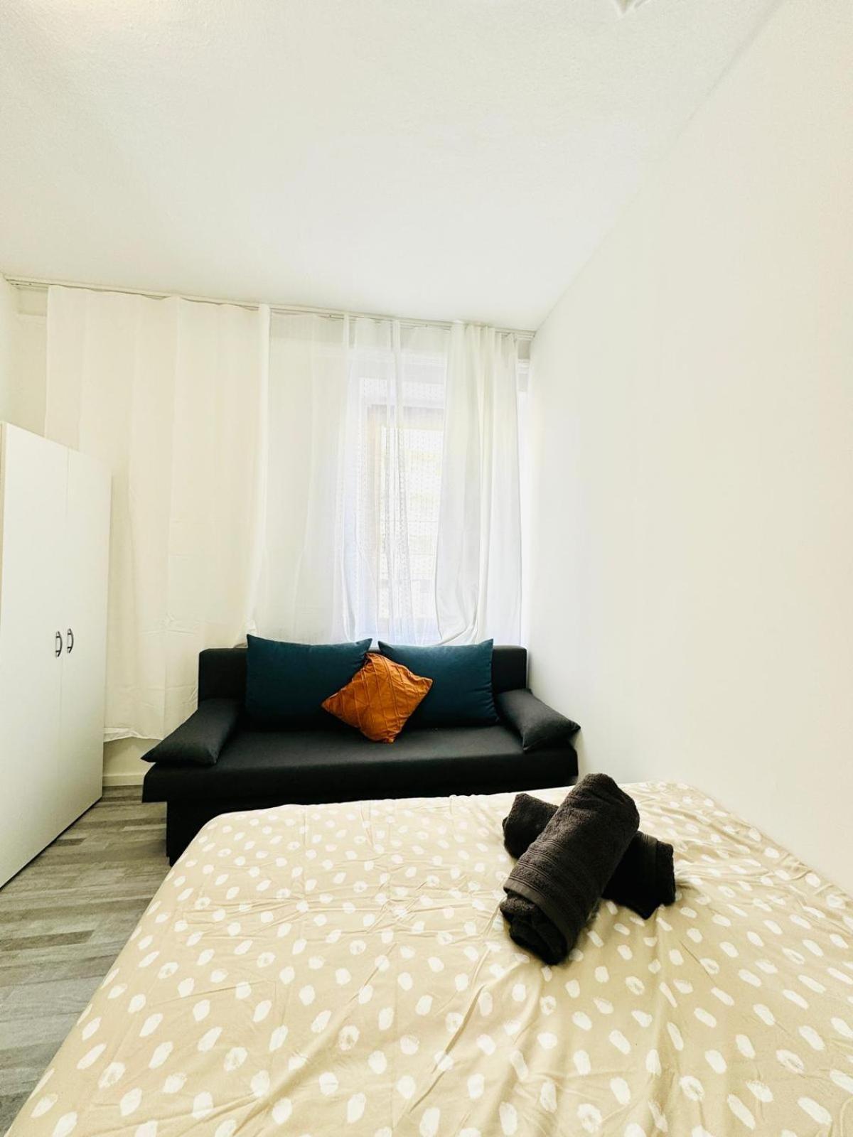 Very Spacious Apartment For Up To 7P With Great Location Wien Eksteriør bilde