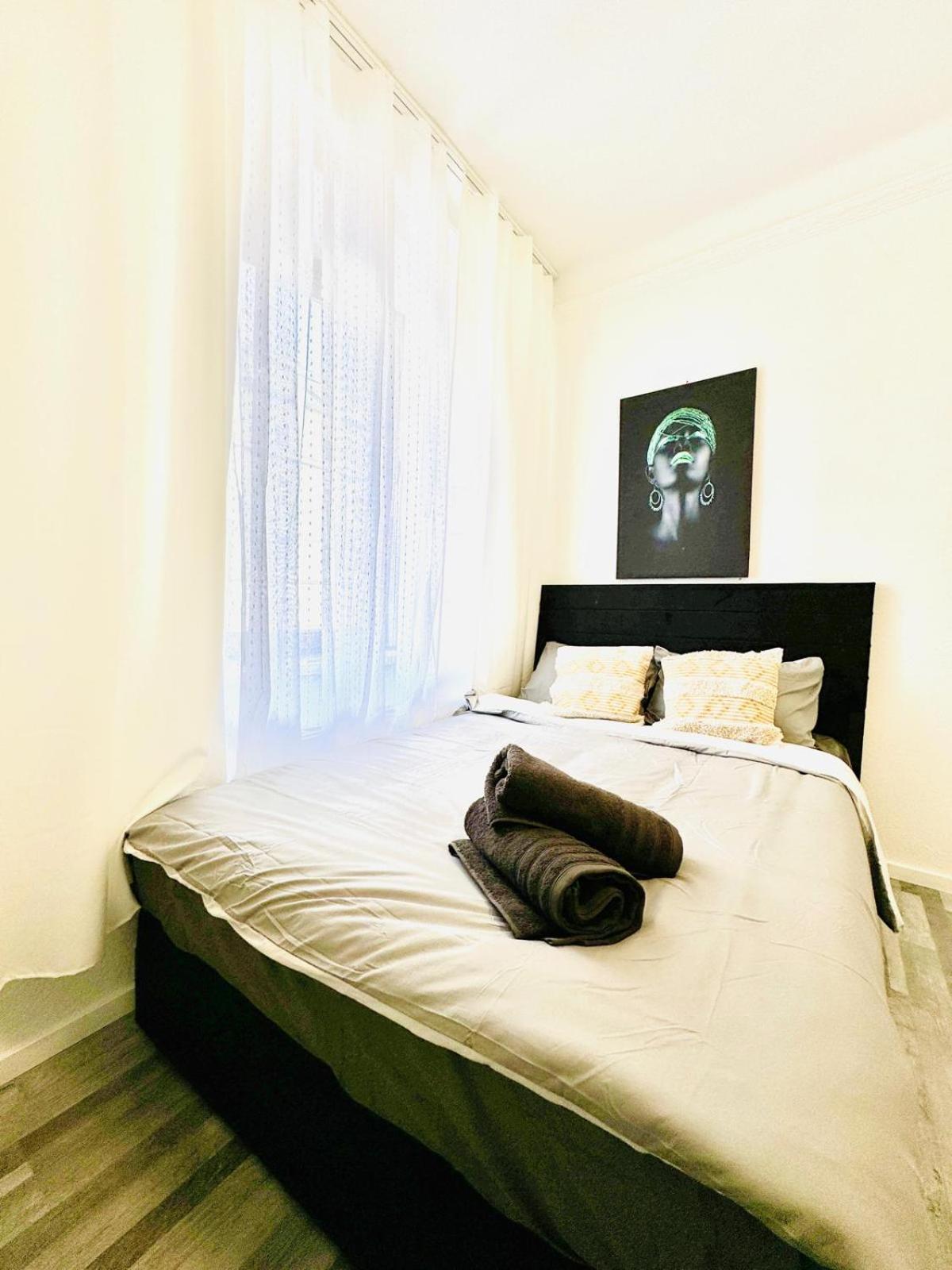 Very Spacious Apartment For Up To 7P With Great Location Wien Eksteriør bilde